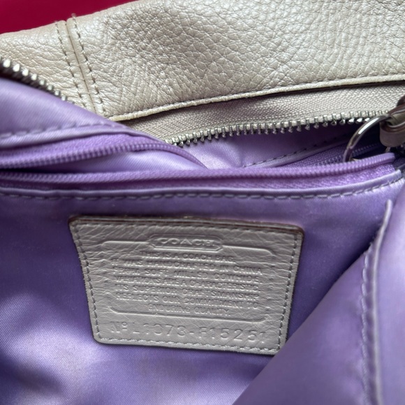 Coach Cream Leather Shoulder Bag - Picture 9 of 12